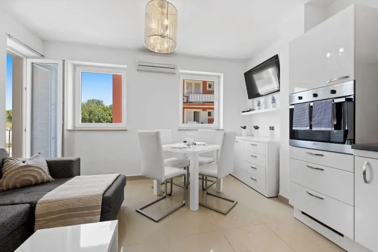 Apartment White