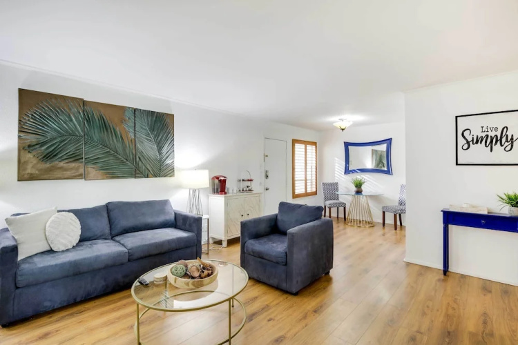 Stylish Condo w/ Pool in Knox Henderson!