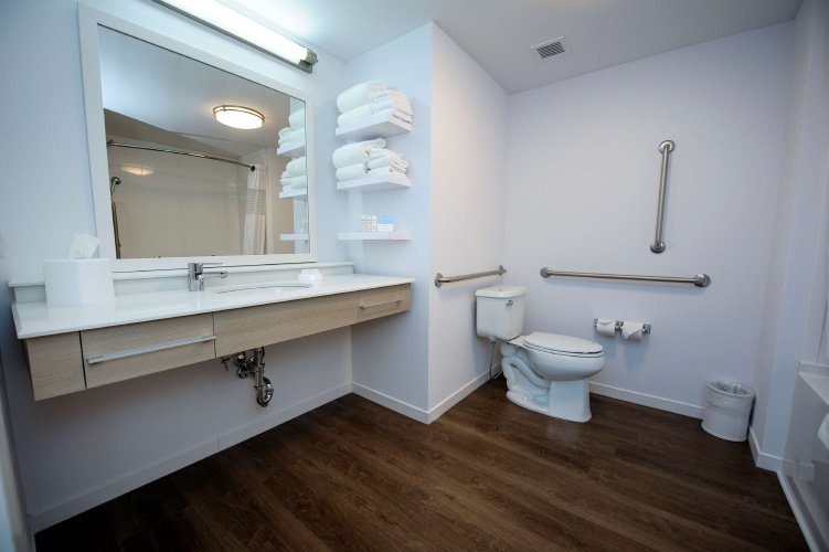Hampton Inn & Suites by Hilton Truro photo 9