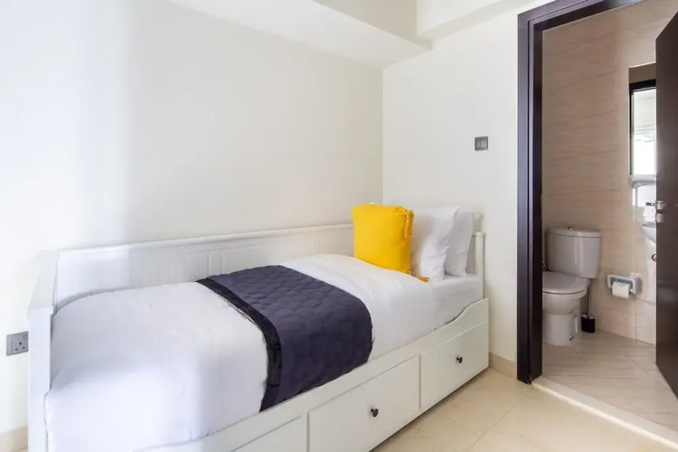 Pristine 2BR Apartment in Downtown Dubai - Sleeps 5!