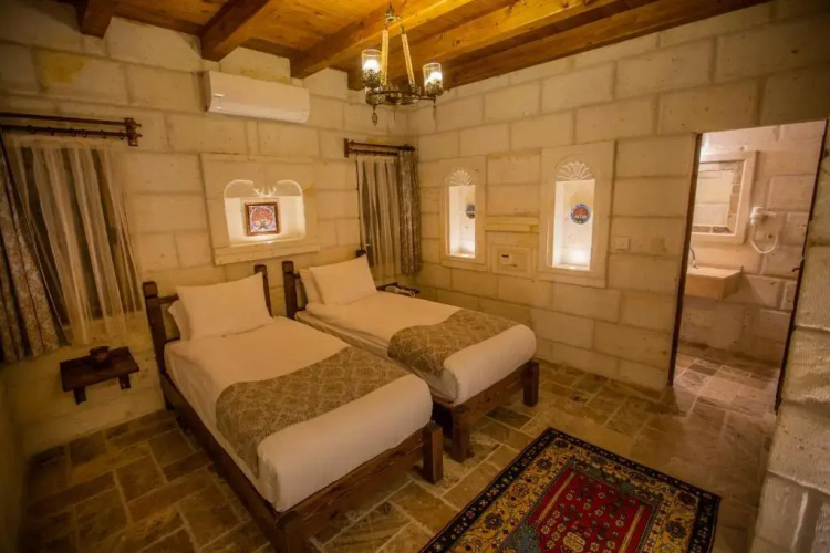 Zara Cave Hotel +10