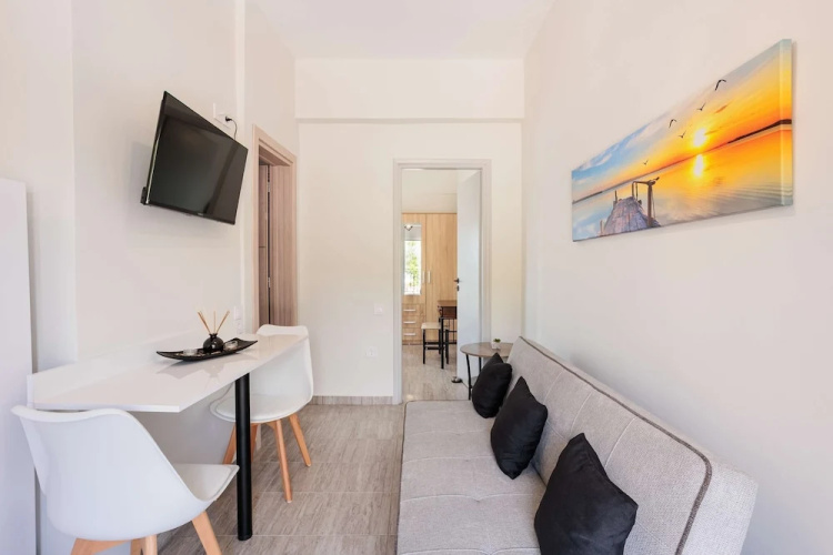 Seaview and Sunsets - Beachside Retreats