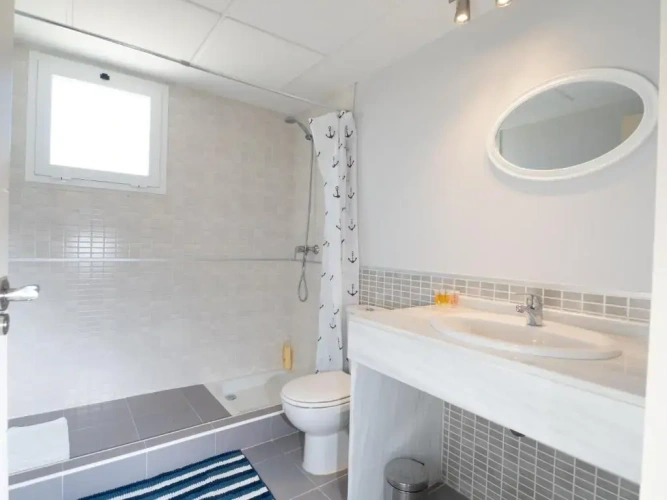 3 Bedrooms Apartment