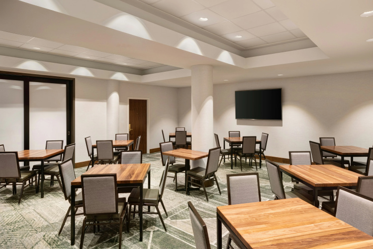Embassy Suites by Hilton Tysons Corner photo 18