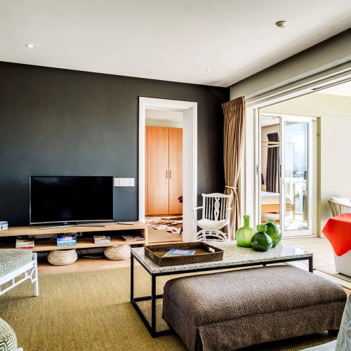 Escape to Exquisite Ellesmere 401