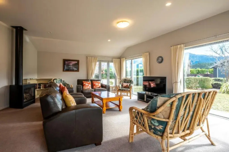 22 Tarndale Place