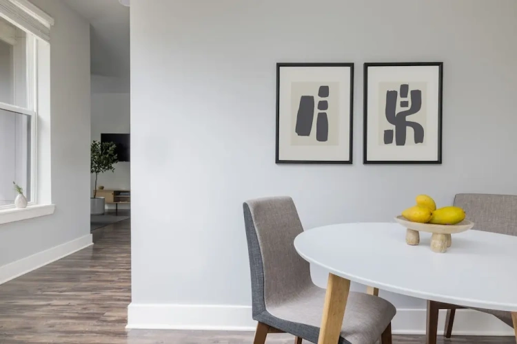 2 Bedrooms Apartment