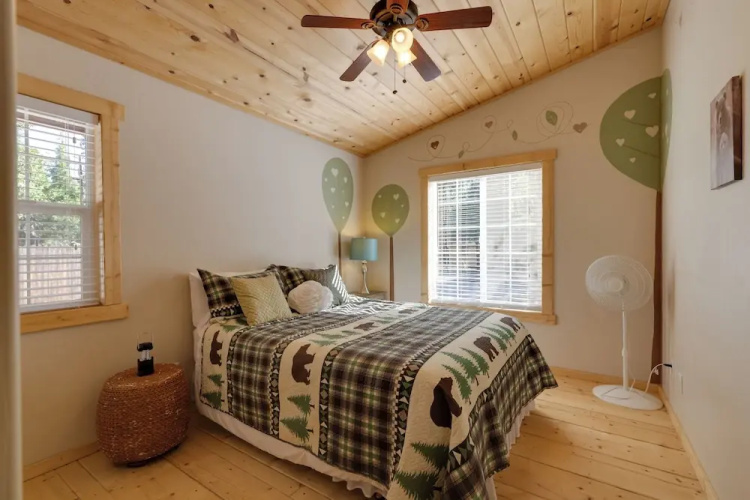 Near Hikes: Arnold Cabin w/ EV Charger & Fire Pit