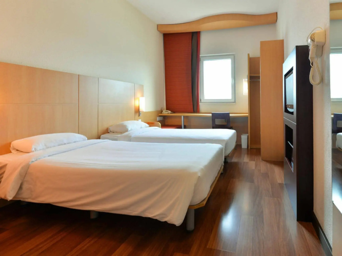 ibis Shanghai Chengshan Road Hotel