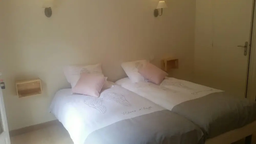Standard Twin room with balcony