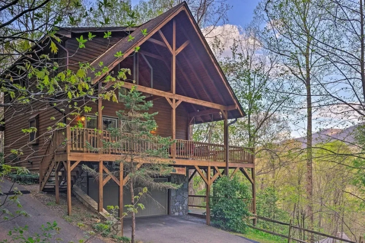 3 Bedrooms Cottage with balcony