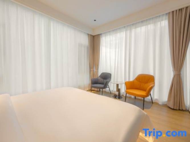 Deluxe Double Suite with view