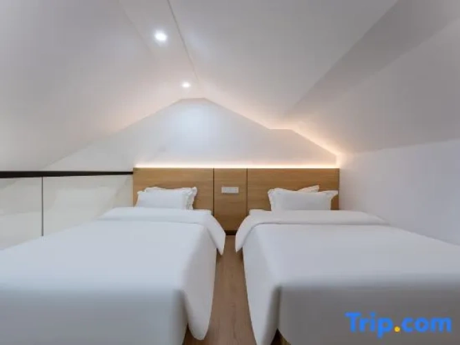 Quadruple Family Duplex Suite