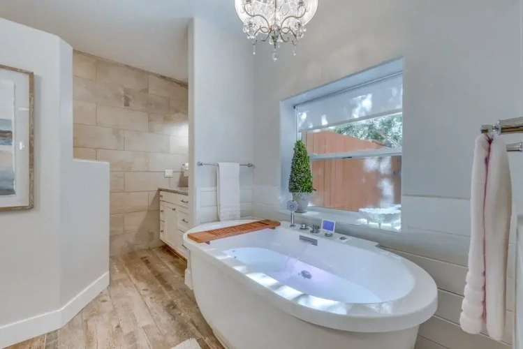 4 Bedrooms Cottage