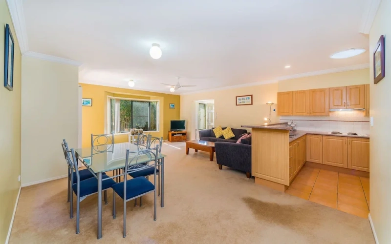 3 Bedrooms Apartment