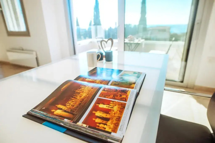 Amathus suite with sea view