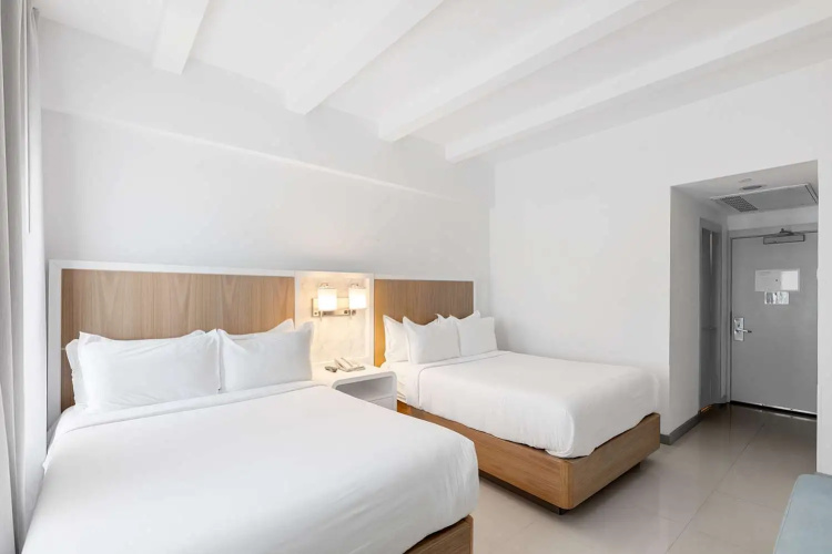 Townhouse Hotel