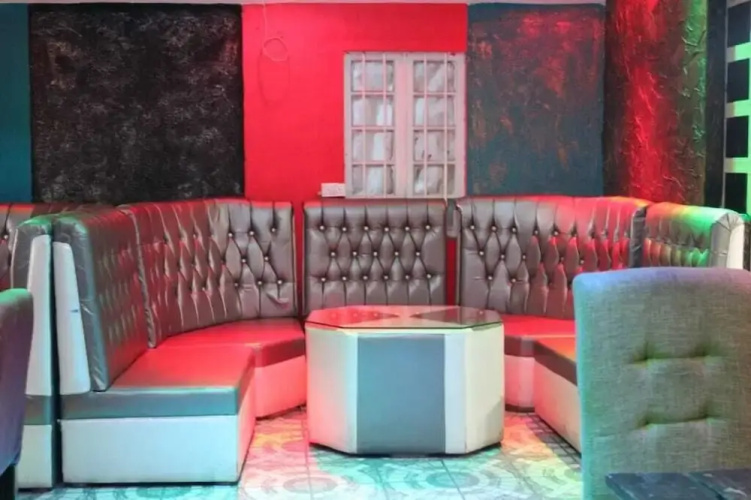 old station lounge