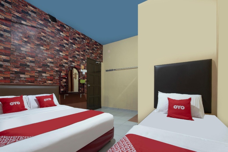 Standard Triple room