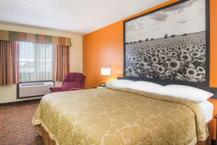 Super 8 Emporia