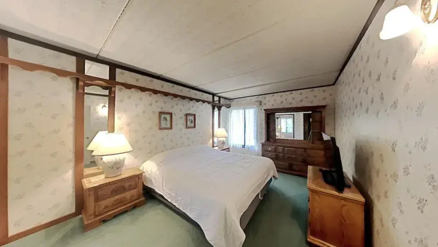 Slopeside 1849 Condos - Comfortable 3 BR Condos with Full Kitchens