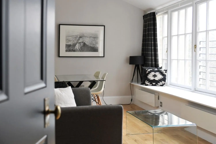 2 Bedrooms Luxury Apartment