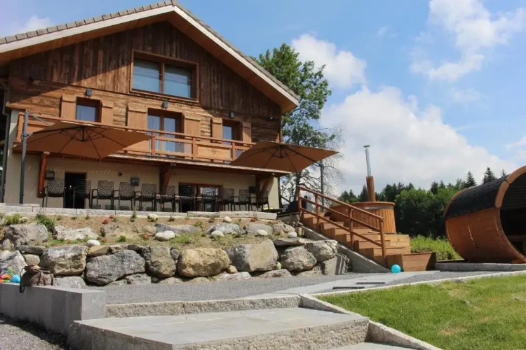 2 Bedrooms Twin Chalet