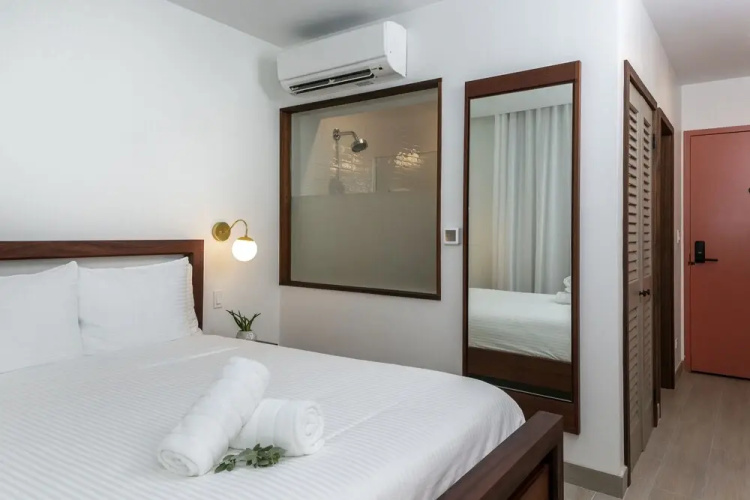 Wharfside Village Hotel