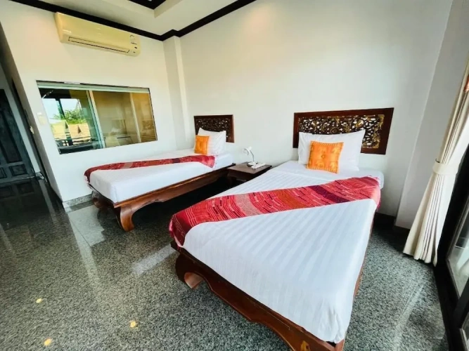 Deluxe Twin room with balcony