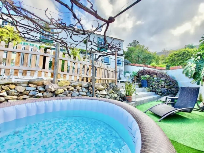 2 Bedrooms Twin Cottage
