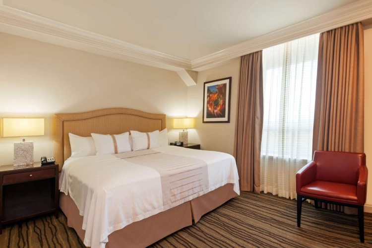 Standard Double room with city view