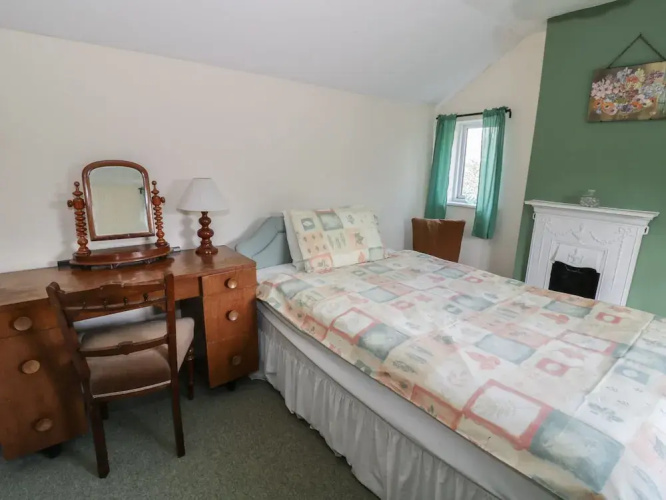 1 Westcroft Cottage