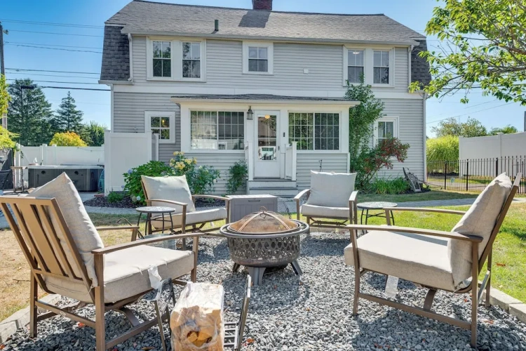 4 Bedrooms Cottage