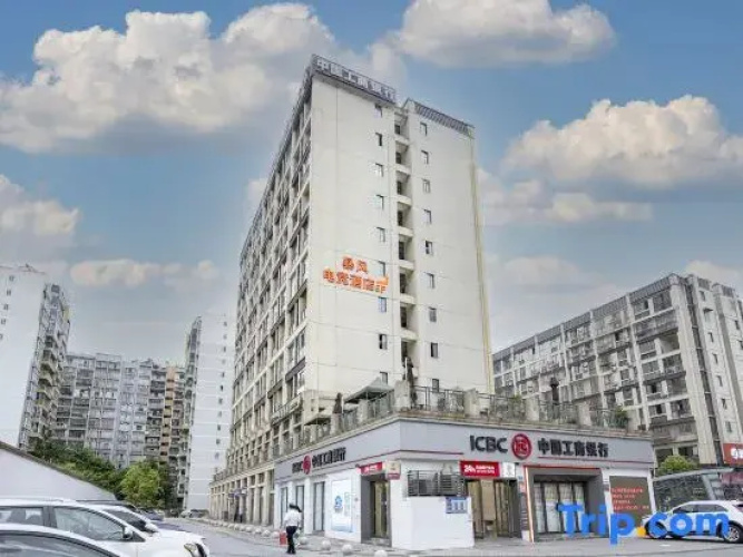 Storm E-sports hotel