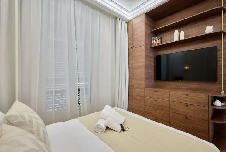 Luxurious Matignon/saint Honore Apartment