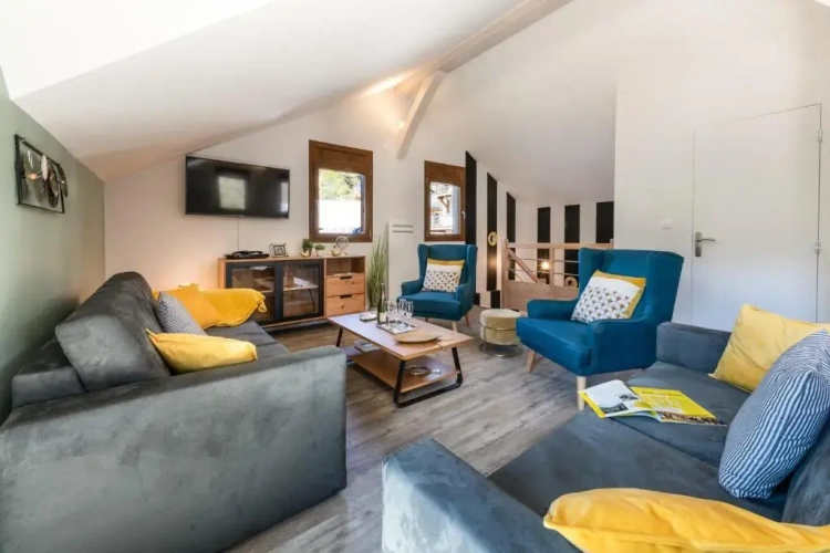 3 Bedrooms Apartment