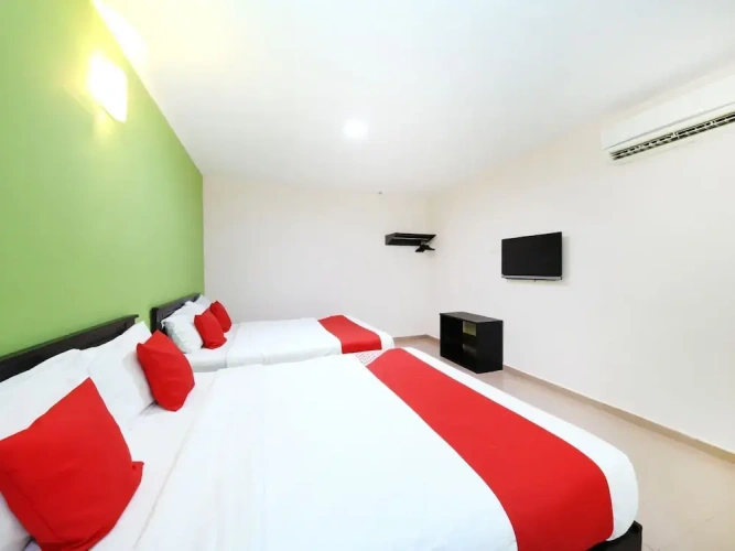 Quadruple Family Suite