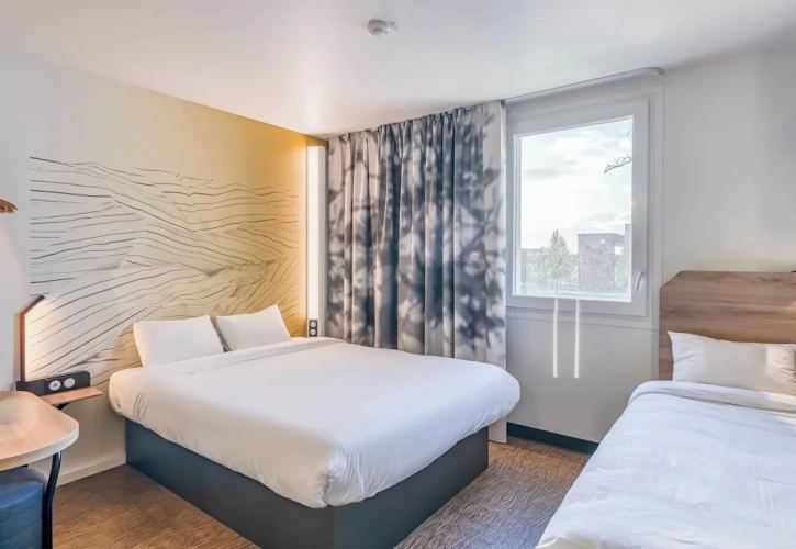 Standard Triple room