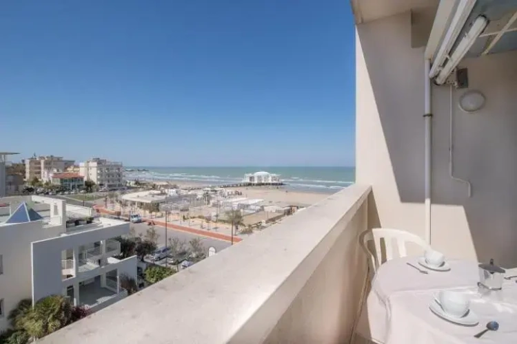 Apartment with balcony