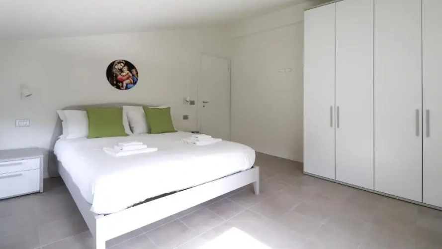 3 Bedrooms Apartment