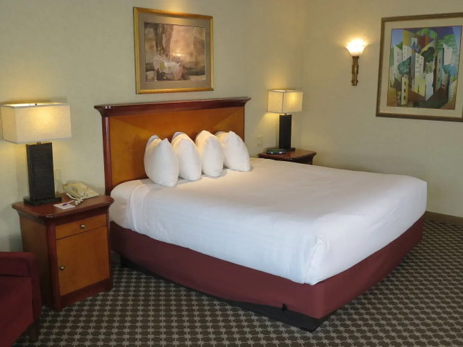 Harrah's Joliet Casino & Hotel - A Caesars Rewards Destination