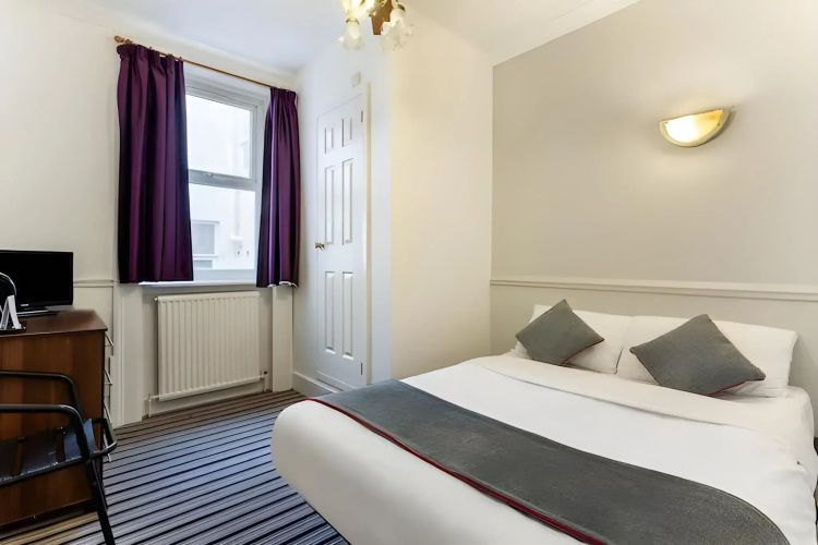 Enrico Hotel