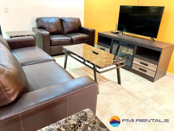 2 Bedrooms Apartment