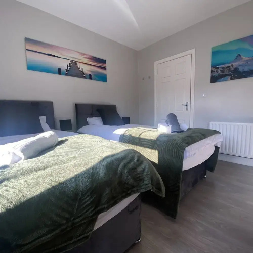 2BR Cozy Duplex in Belfast