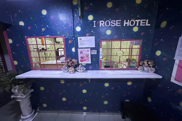 I Rose Budget Hotel