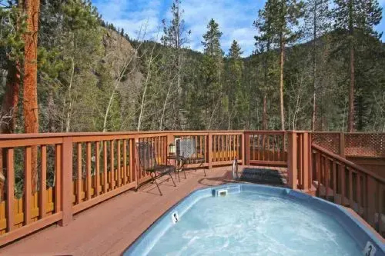 8757 Trappers Crossing Condo