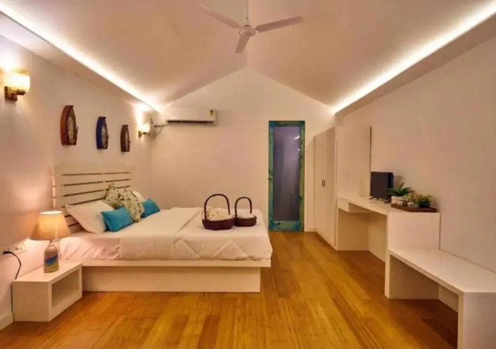Standard Double room with pool view