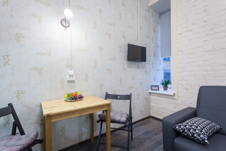 Guests Love on Blokhina Over view