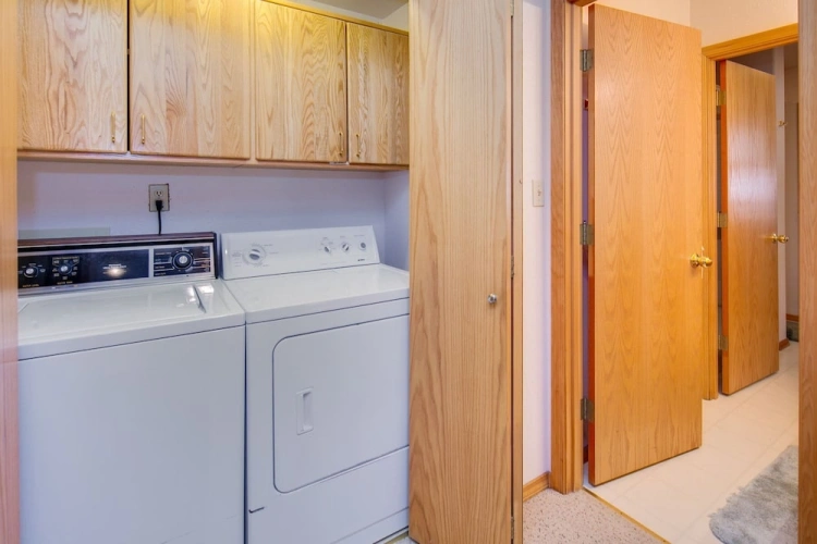 4 Bedrooms Cottage