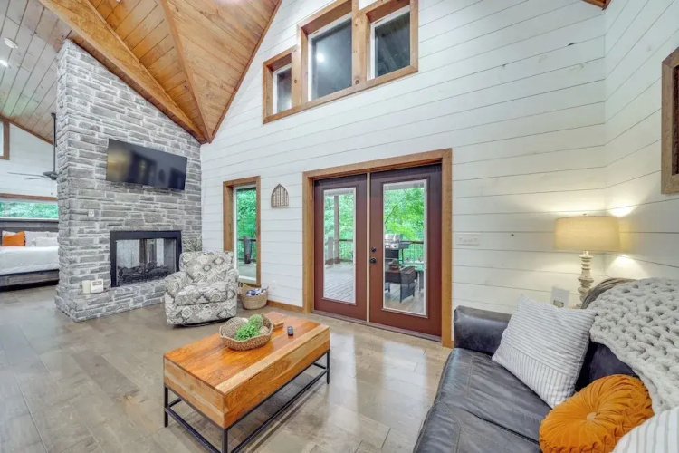 Fire Pit & Hot Tub: Couples Retreat in Broken Bow